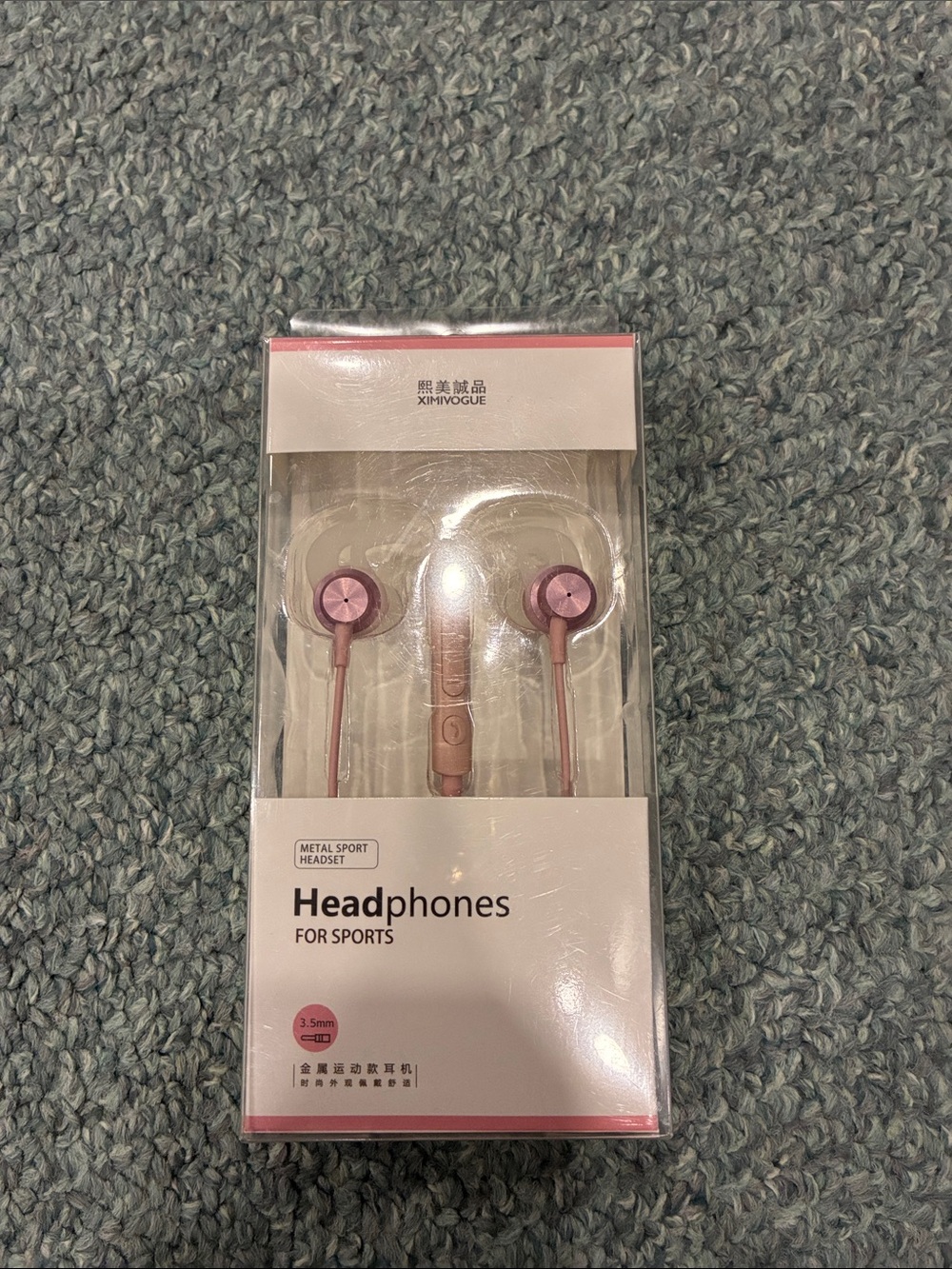 Vogue White Retail Earphone Accessory Pack